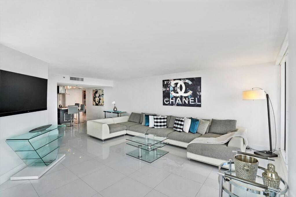 Spectacular! Penthouse With Direct Water Views! Apartment Miami Exterior photo